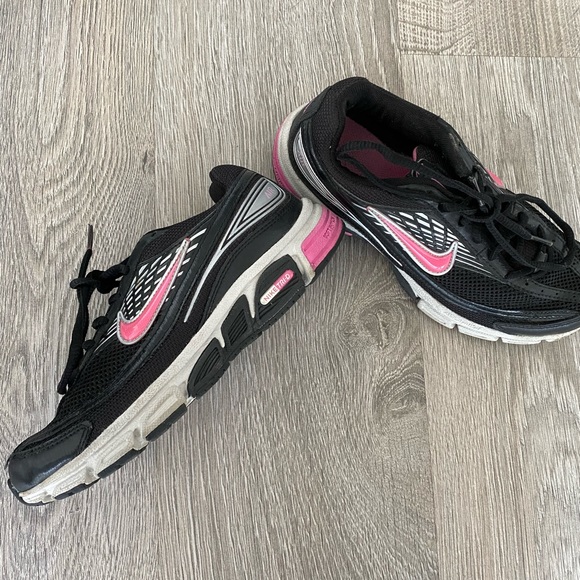 Nike Air Tri-D running shoes - Picture 1 of 3